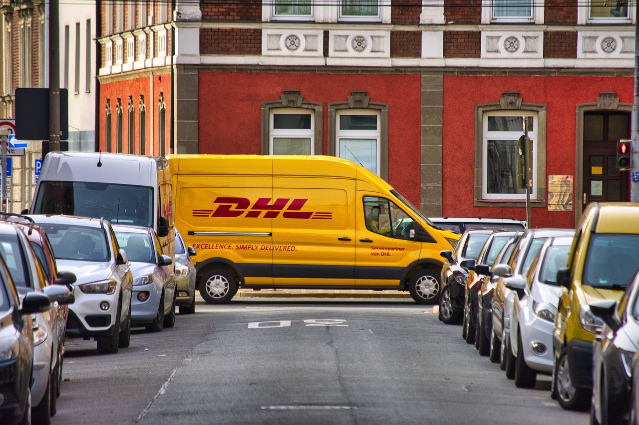 DHLの配達予定日が遅れる理由と対処法を公開